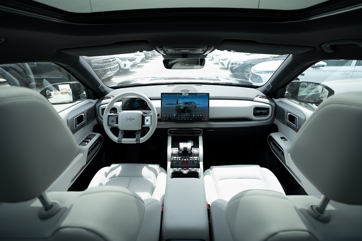 BYD-Leopard-3-501KM-4WD-Smart-Drive-Ultra-2025-Black-19